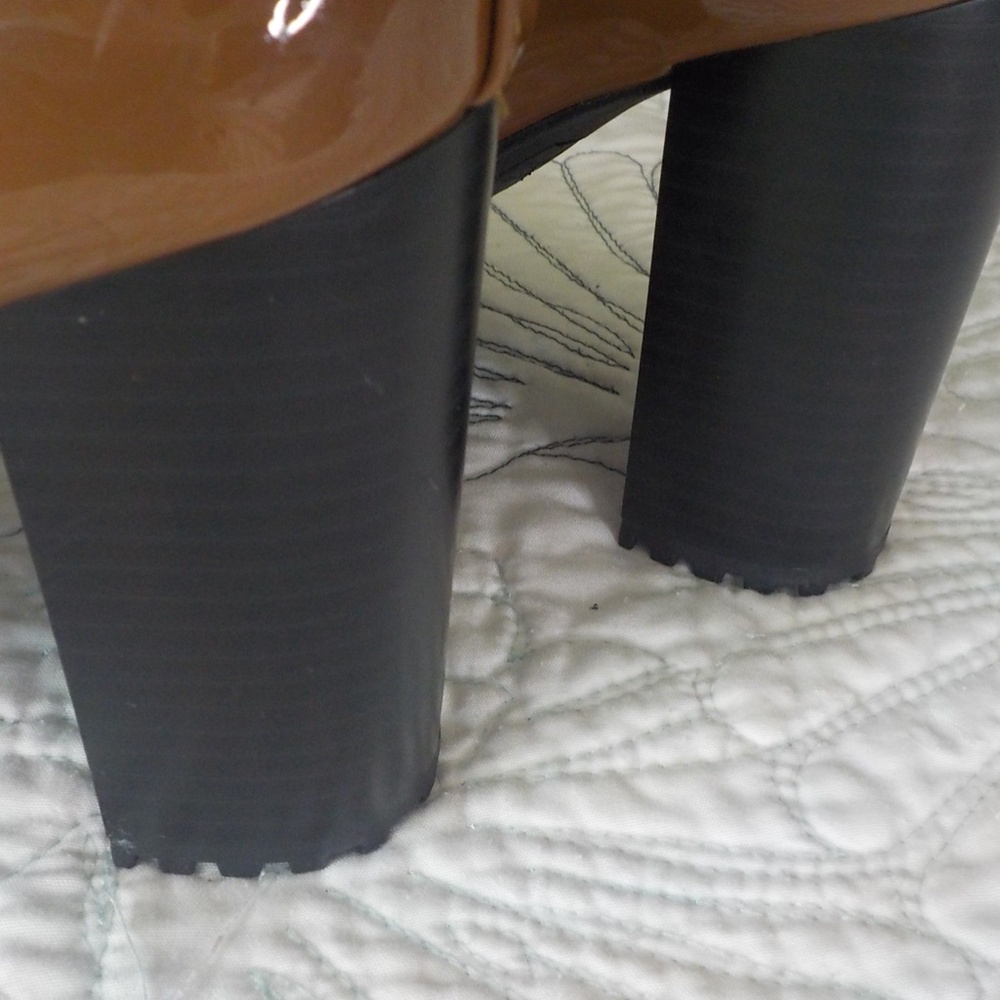 Guess Glossy Tan Patent Leather Heeled Loafer Boots (Size: 7) * NWOT - Picture 8 of 11